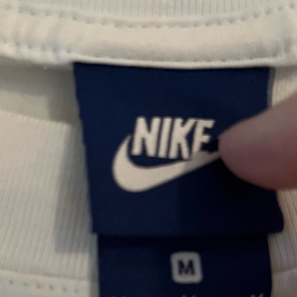 🔥SALE🔥Nike white crop top (M) - Picture 2 of 4